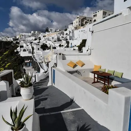 Stefani Cave House Santorini