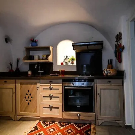 Stefani Cave House Santorini