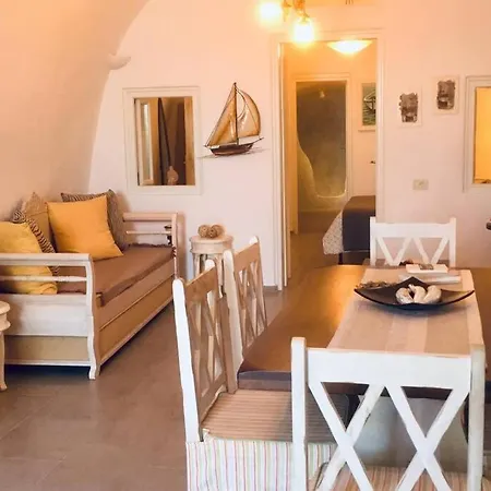 Stefani Cave House Santorini * 피로스테파니