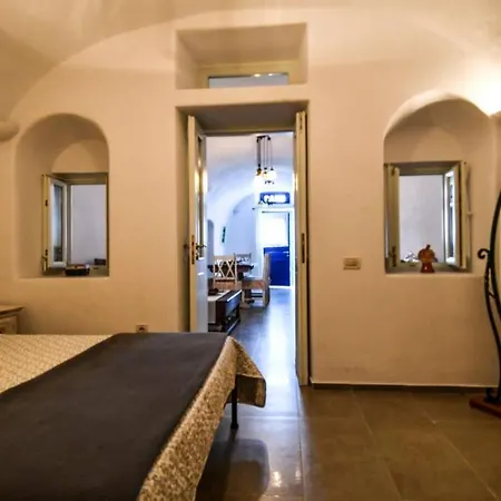 Stefani Cave House Santorini * 피로스테파니